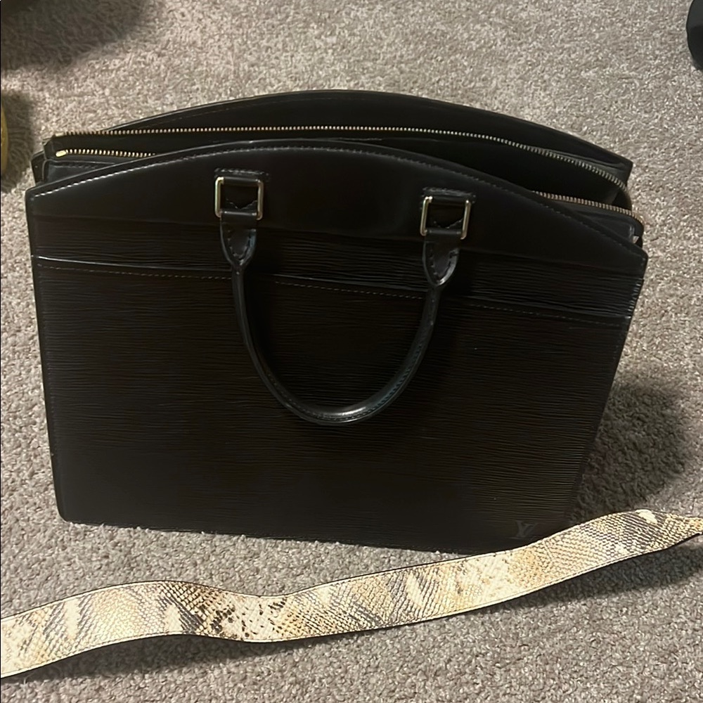Louis Vuitton Black Leather Briefcase with Structured Design